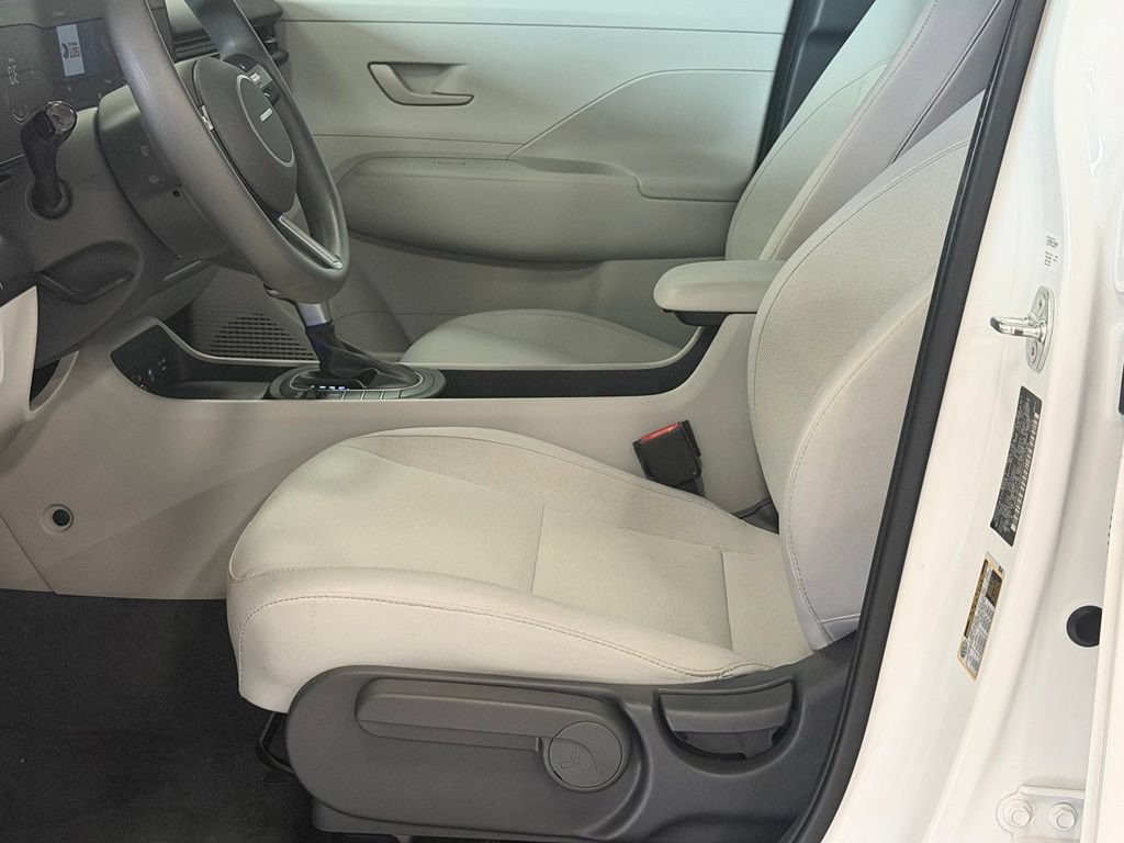 Certified 2024 Hyundai Kona SE AWD/4WD image 9
