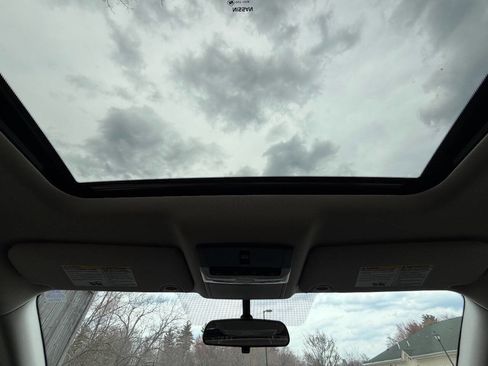 Used 2019 Nissan Altima 2.5 SR w/ SR Premium Package image 18