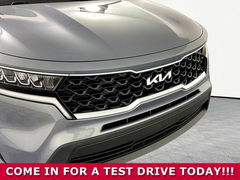 Used 2023 Kia Sorento LX FWD image 28