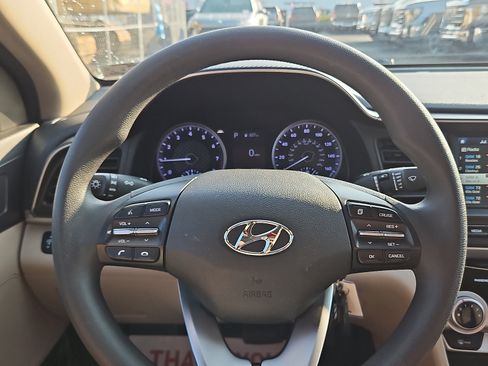 Used 2019 Hyundai Elantra SEL FWD image 18