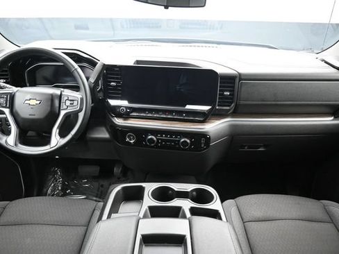 Used 2024 Chevrolet Silverado 1500 LT AWD/4WD image 19