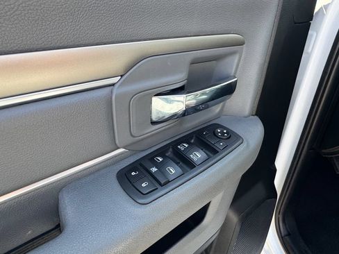 Used 2019 RAM 1500 Classic SLT AWD/4WD image 19