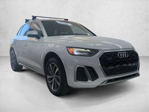 Used 2023 Audi Q5 2.0T Premium w/ Convenience Package AWD/4WD image 3