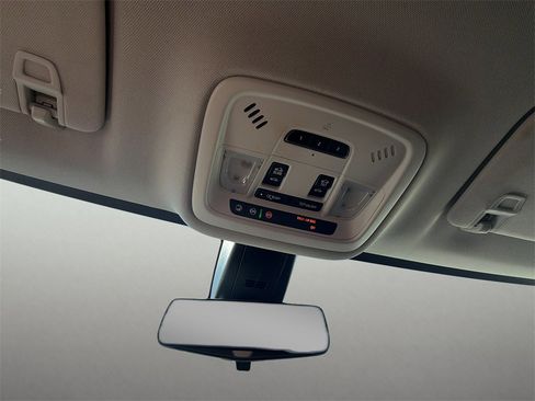 Used 2018 Chevrolet Traverse Premier w/ Driver Confidence II Package image 38