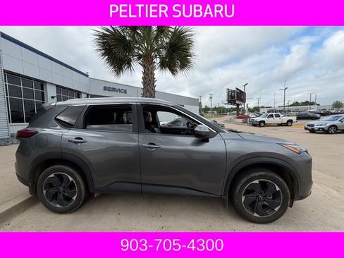 Used 2024 Nissan Rogue SV w/ SV Premium Package image 15