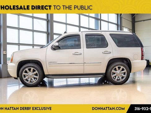 Used 2013 GMC Yukon Denali AWD/4WD image 2