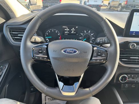 Used 2022 Ford Escape SEL image 12