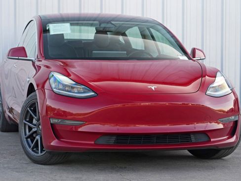 Used 2017 Tesla Model 3 Long Range image 2