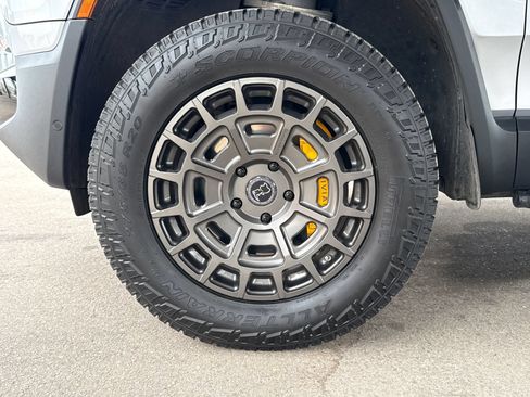 Used 2022 Rivian R1T Launch Edition AWD/4WD image 23