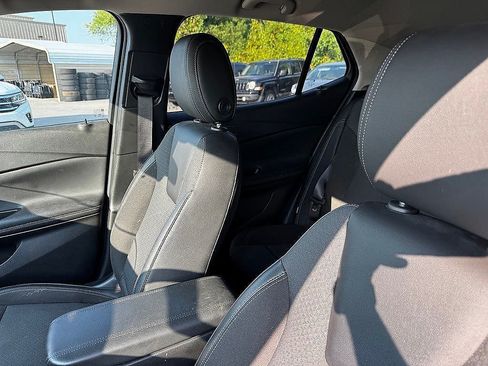Used 2021 Buick Encore GX Preferred w/ Cold Weather Comfort Package FWD image 19