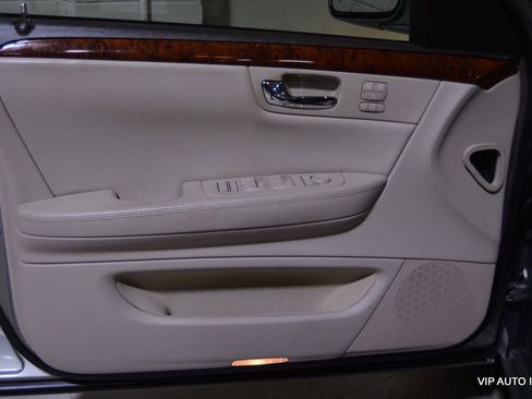 Used 2007 Cadillac DTS Luxury I w/ Trunk Convenience Package image 9