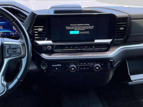 Used 2022 Chevrolet Silverado 1500 LT w/ Protection Package RWD image 6