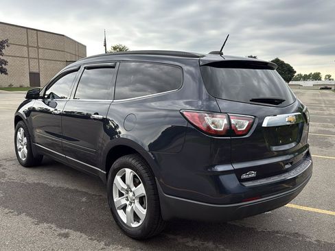 Used 2016 Chevrolet Traverse LT w/ Style and Technology Package FWD image 5