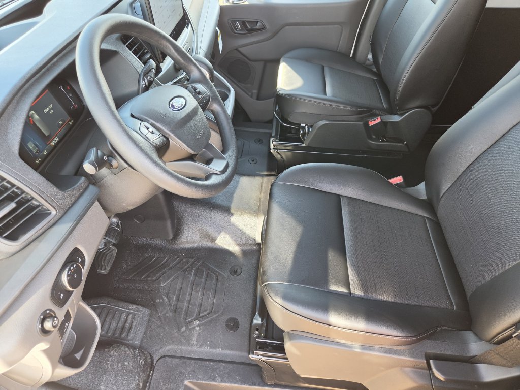 New 2027 Ford Transit 250 148 Medium Roof w/ Load Area Protection Package RWD image 9