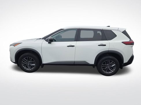 Used 2023 Nissan Rogue S image 6