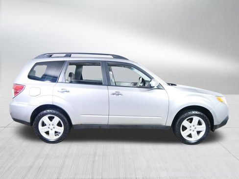 Used 2010 Subaru Forester 2.5X Premium image 8