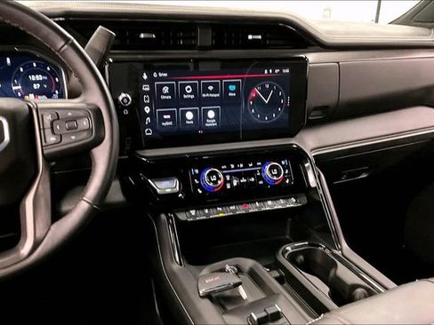 Used 2025 GMC Sierra 2500 AT4X AWD/4WD image 7