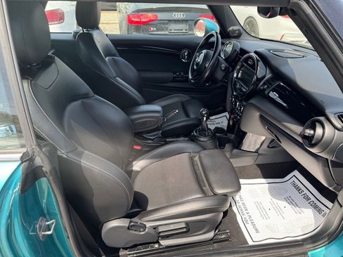 Used 2017 MINI Cooper 4-Door Hardtop image 29