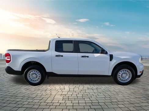 Used 2024 Ford Maverick XL image 4