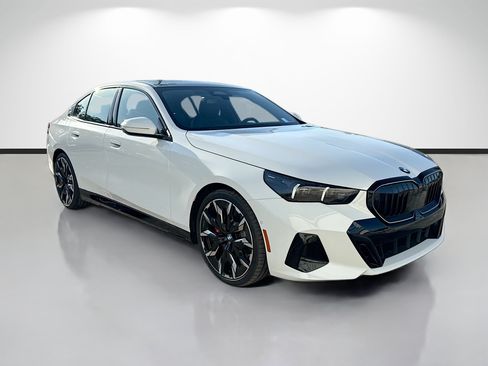 New 2027 BMW 530i xDrive AWD/4WD image 1
