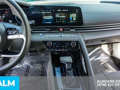 Used 2024 Hyundai Elantra SEL FWD image 38