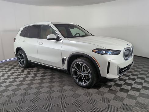 Used 2026 BMW X5 sDrive40i image 6