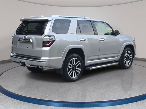 Used 2024 Toyota 4Runner Limited AWD/4WD image 5
