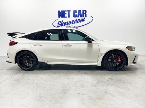 Used 2025 Honda Civic Type R image 3