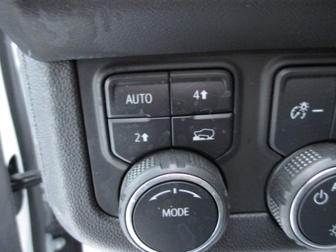 Used 2023 Chevrolet Suburban RST w/ Luxury Package image 19