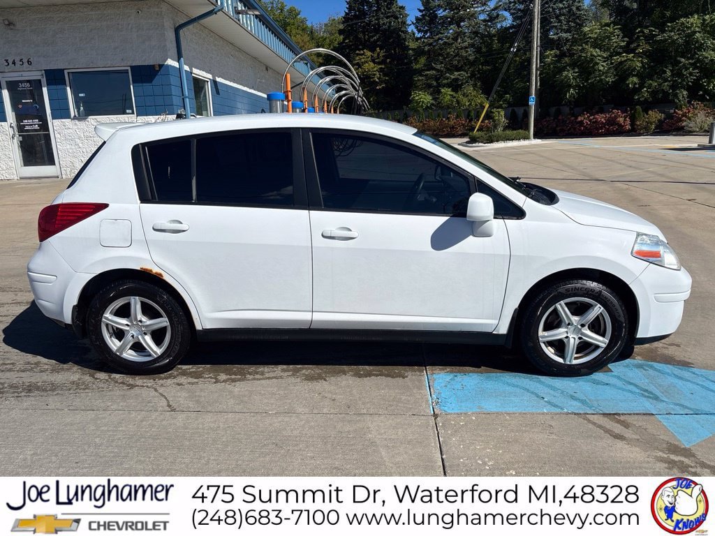 Used 2010 Nissan Versa 1.8 S w/ PWR Plus Pkg FWD image 2