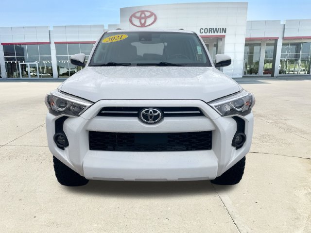 Used 2021 Toyota 4Runner SR5 AWD/4WD image 9
