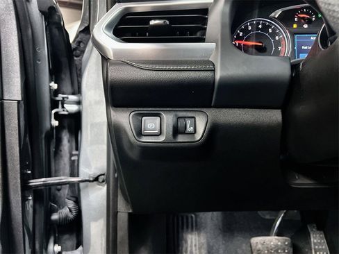 Used 2023 GMC Acadia SLE w/ Driver Convenience Package image 14