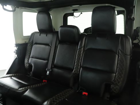 Used 2021 Jeep Wrangler Unlimited Sahara AWD/4WD image 5