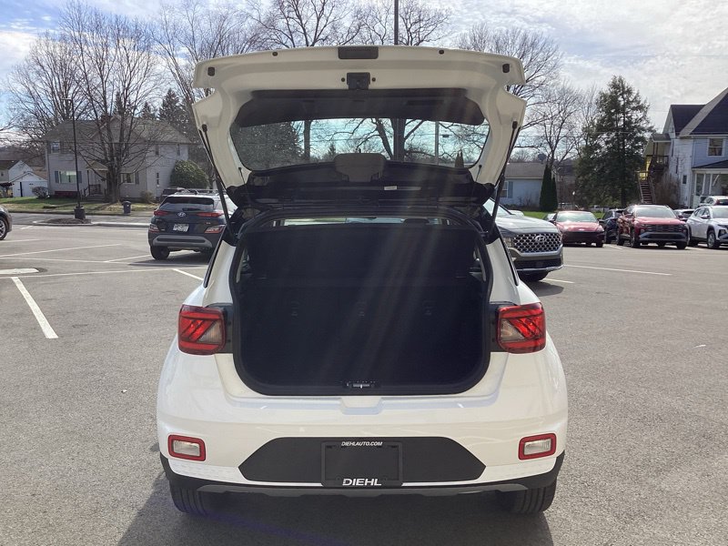 New 2026 Hyundai Venue SEL FWD image 11
