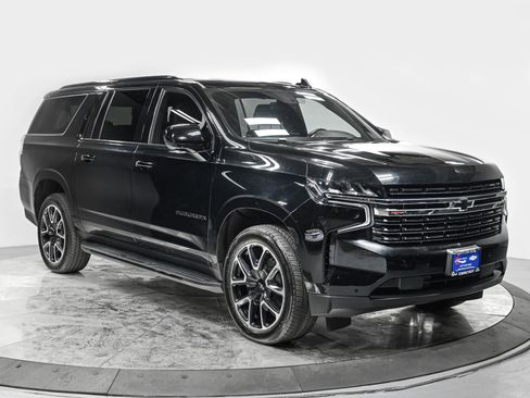 Used 2022 Chevrolet Suburban RST AWD/4WD image 9