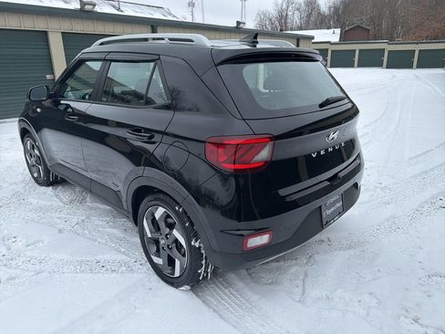 Used 2021 Hyundai Venue SEL image 4