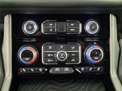 Used 2021 GMC Yukon XL Denali w/ Denali Premium Package image 21