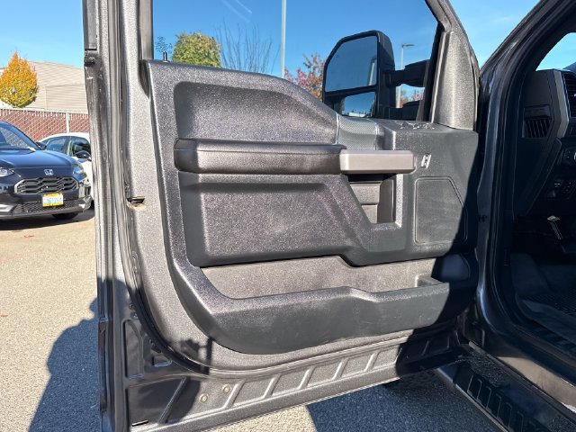 Used 2019 Ford F150 XLT w/ Equipment Group 302A Luxury AWD/4WD image 19