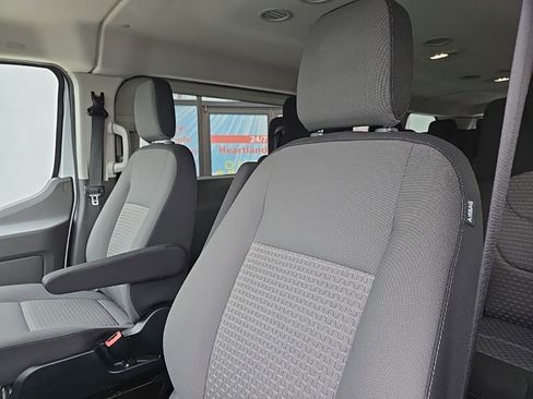 Used 2023 Ford Transit 350 XLT RWD image 31