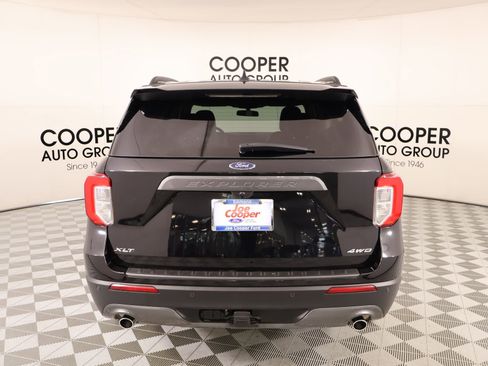 Used 2022 Ford Explorer XLT w/ Equipment Group 202A AWD/4WD image 24