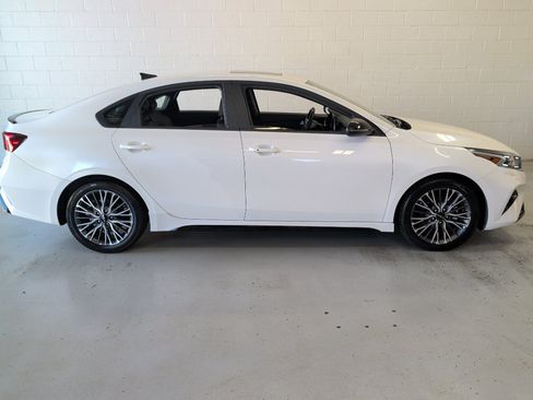 Used 2024 Kia Forte GT-Line w/ GT-Line Premium Package FWD image 2