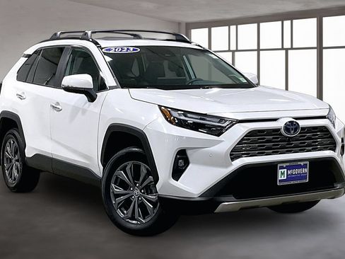 Used 2023 Toyota RAV4 Limited AWD/4WD image 3