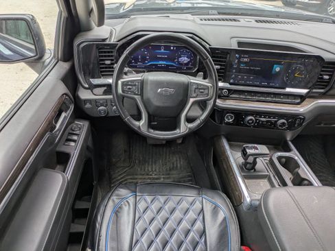 Used 2023 Chevrolet Silverado 1500 RST AWD/4WD image 13