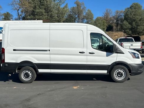 New 2026 Ford Transit 250 148 Medium Roof w/ Load Area Protection Package image 4