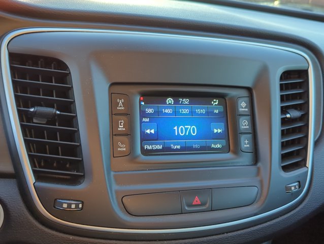 Used 2015 Chrysler 200 Limited w/ Convenience Group FWD image 17