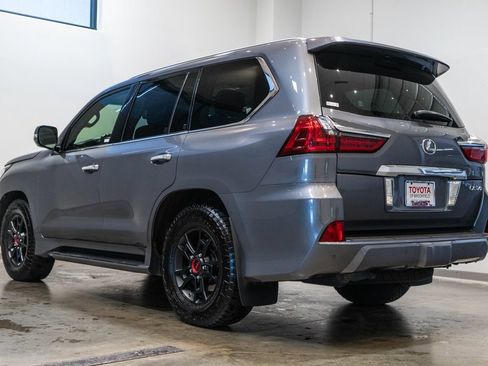 Used 2017 Lexus LX 570 4WD w/ Luxury Package image 7