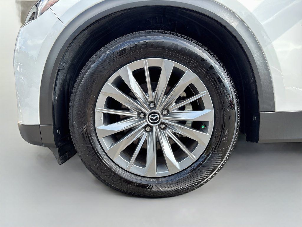 Certified 2024 MAZDA CX-90 3.3 Turbo w/ Preferred Plus AWD/4WD image 33
