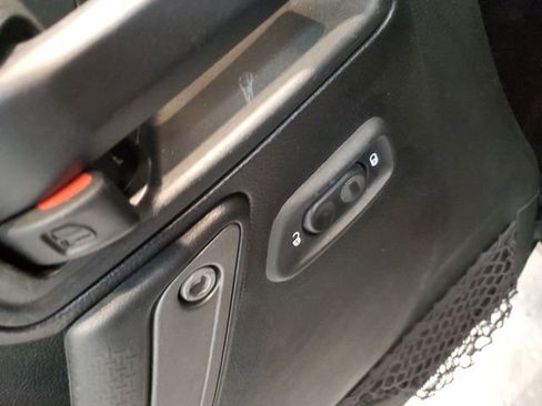 Used 2018 Jeep Wrangler Unlimited Sport S AWD/4WD image 12
