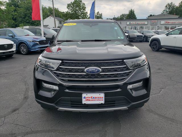 Used 2021 Ford Explorer XLT w/ Equipment Group 202A AWD/4WD image 2