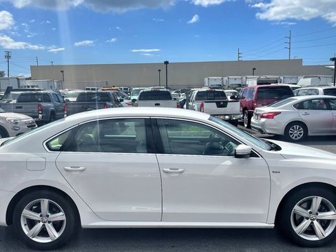 Used 2015 Volkswagen Passat 1.8T Limited Edition FWD image 5